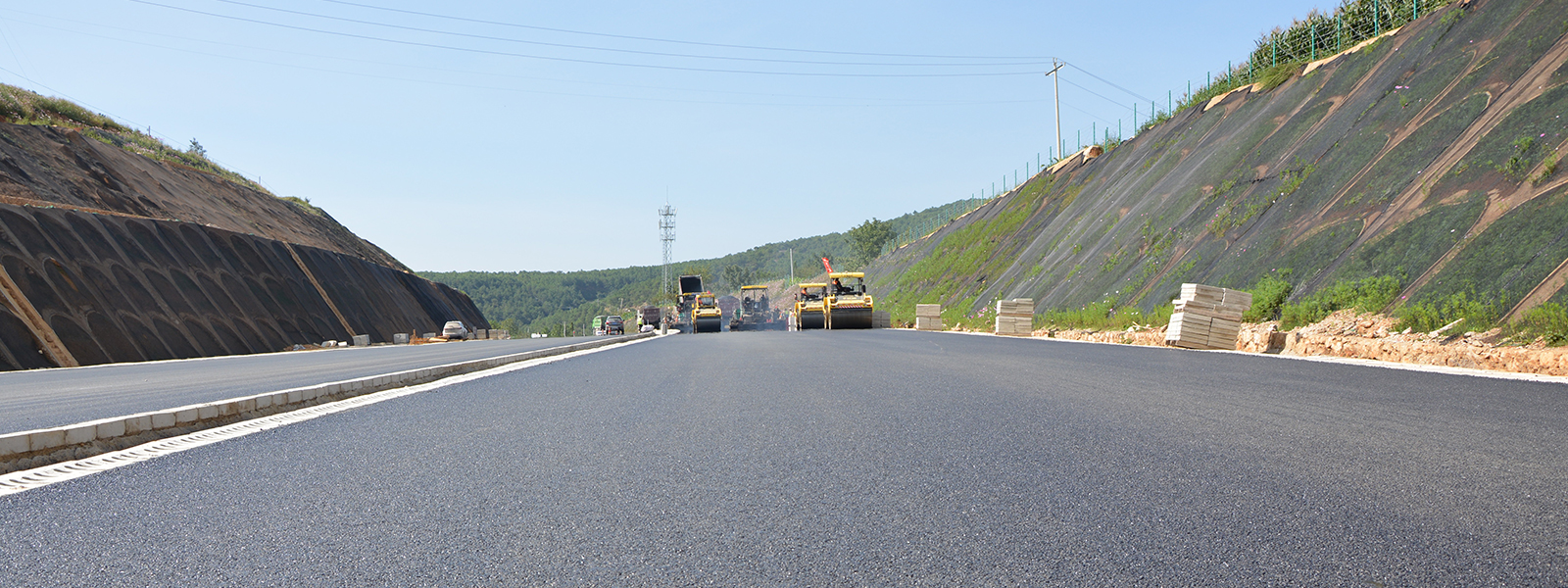 道路擴建中的加寬路基填建