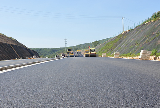 道路擴(kuò)建中的加寬路基填建